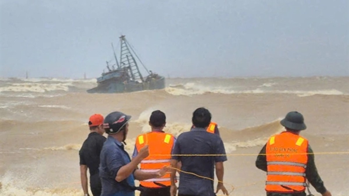 Hundreds of thousands evacuate as Vietnam braces for Typhoon Bualoi | Weather News